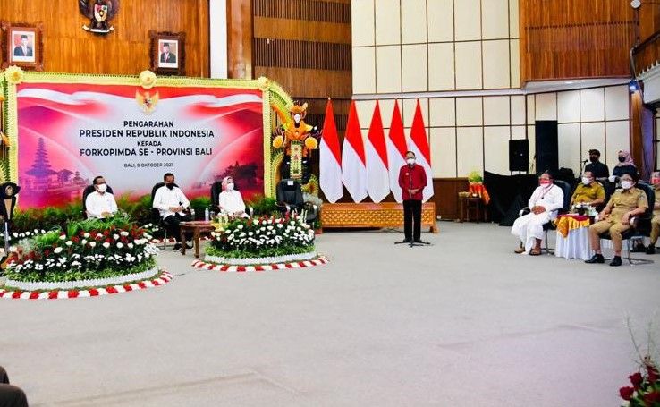 podiumnews.com-Dihadapan Presiden, Gubernur Koster: Bali Siap Terima Wisman 14 Oktober